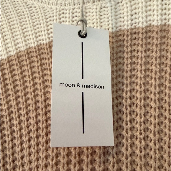 NWT Moon & Madison sweater - Picture 3 of 4
